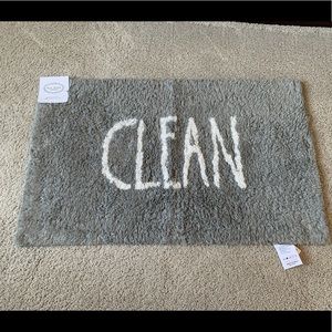 Rae Dunn Bath mat